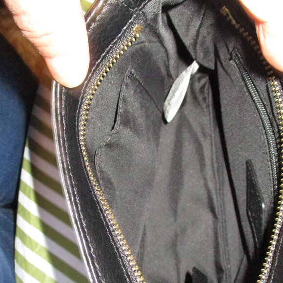 Fossil Flapped Crossbody Bag - Picture 13 of 15